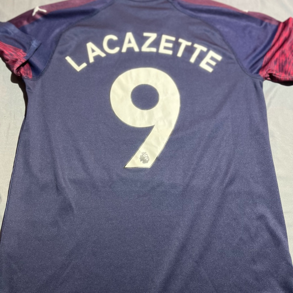 Fly Emirates soccer jersey